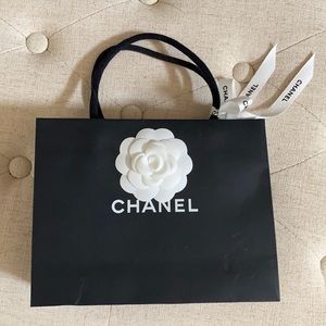 Chanel accessories bag with Camélia and ribbon